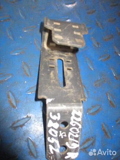 Кронштейн тормозных трубок Scania 1514887