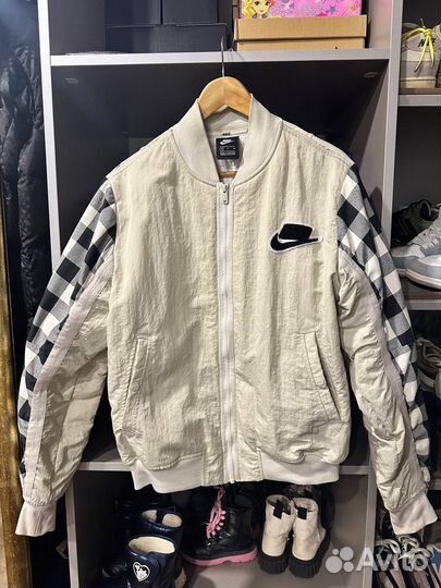 Бомбер Nike