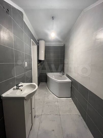 2-к. квартира, 42 м², 3/3 эт.
