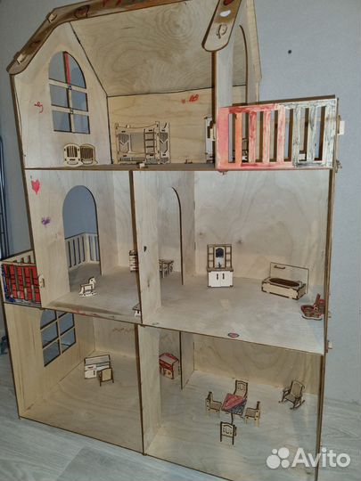 Домик кукольный