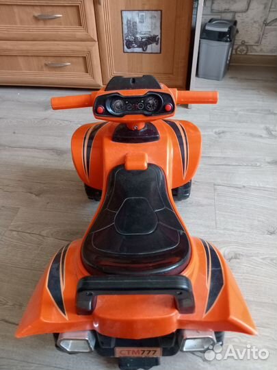 Детский квадроцикл на аккумуляторе