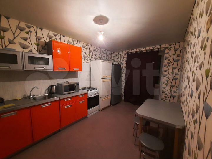 2-к. квартира, 76 м², 6/10 эт.