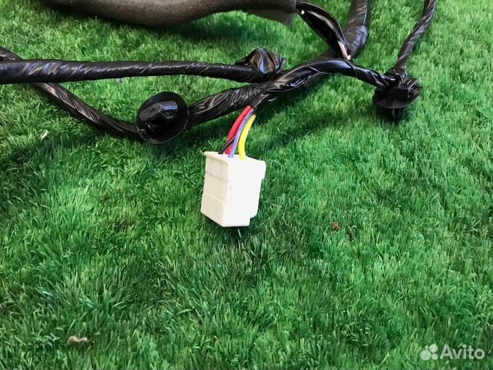 Электропроводка задней правой двери (R)
