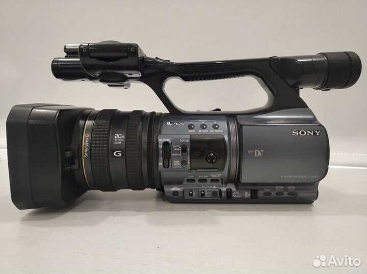 Профессиональная видеокамера Sony DCR-VX2200