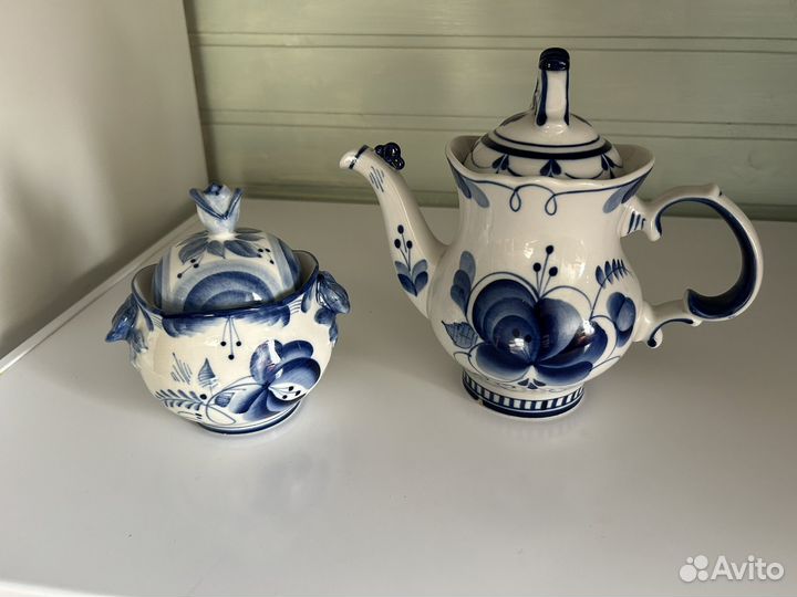 Заварочный чайник и сахарница Гжель