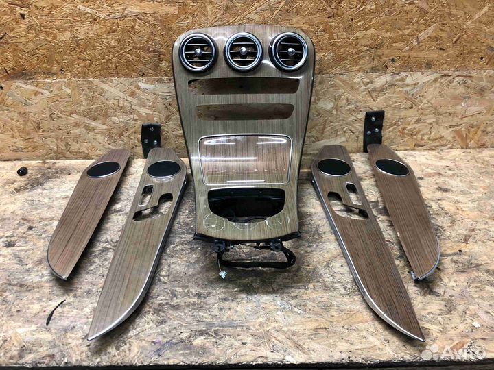 Консоль салона (кулисная часть) Mercedes GLC(X253)