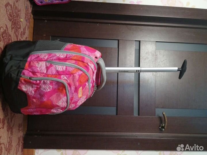 Рюкзак на колёсиках