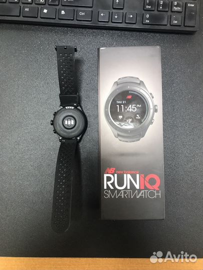 Умные часы New Balance RunIQ для бега