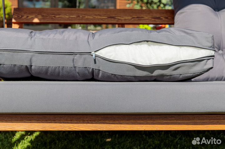 Премиальные качели Lyon с серыми подушками