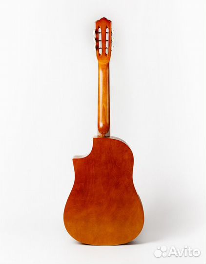 Акустическая гитара с вырезом