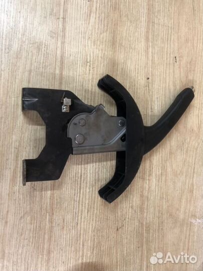 Кожух рычага стояночного тормоза Ssangyong Actyon
