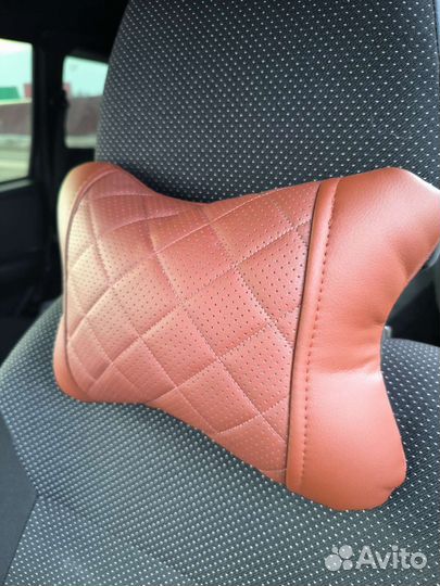Автомобильная подушка 2шт новые