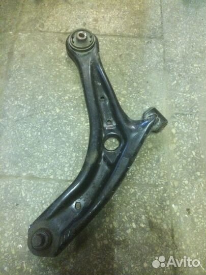 Рычаг передняя правая Mazda 2