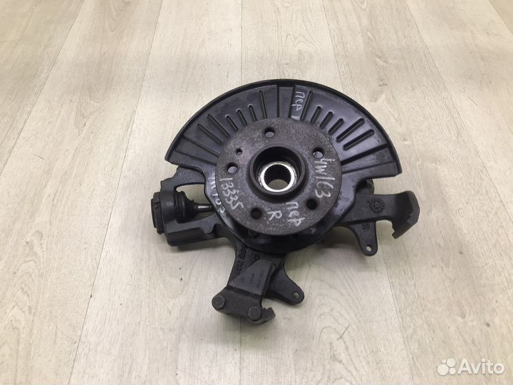 Кулак поворотный передний правый Mercedes ML w 163