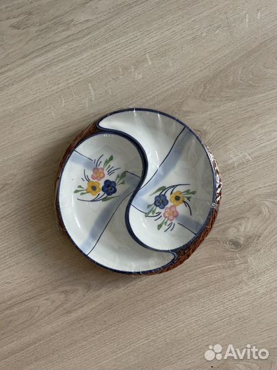 Блюдо менажница фарфоровая 21 см