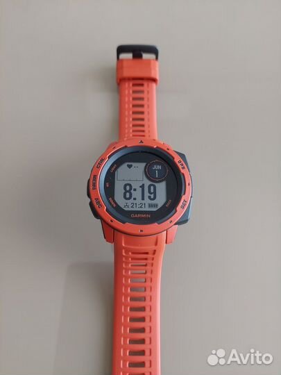 Garmin Instinct спортивные часы