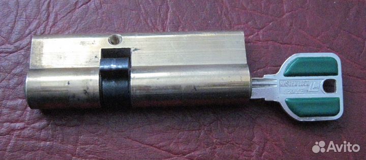 Замок навесной. Личинка 