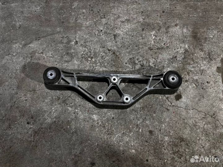 Кронштейн редуктора задний Audi A8 D3 6.0W12BTH