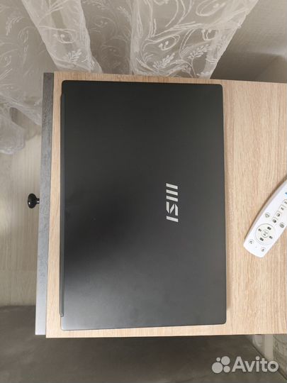 Ноутбук MSI modern 15 b12m