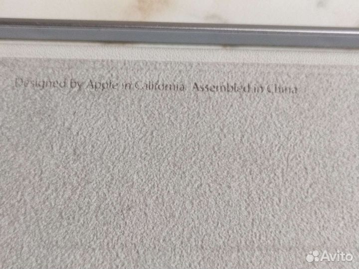 Защита и подставка новая для iPad из Сингапура