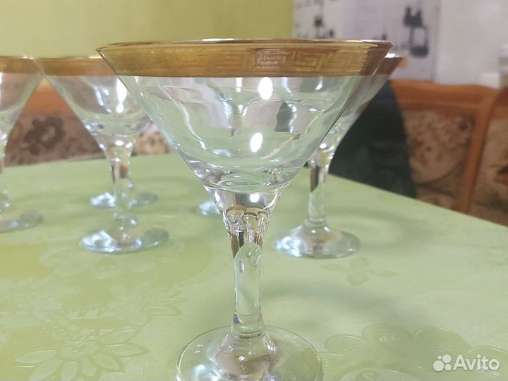 Рюмки на ножке