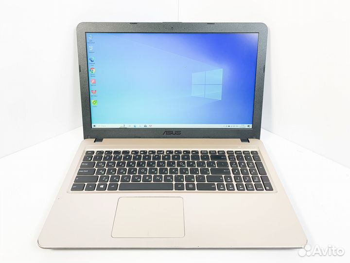 Ноутбук Asus i3/8Gb/SSD240Gb