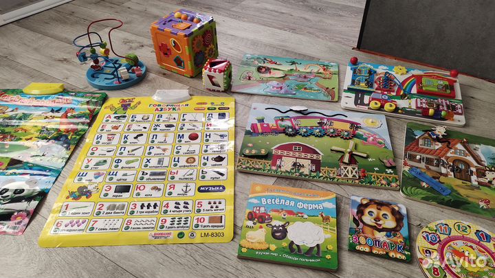 Развивающие игрушки для малышей, бизиборды