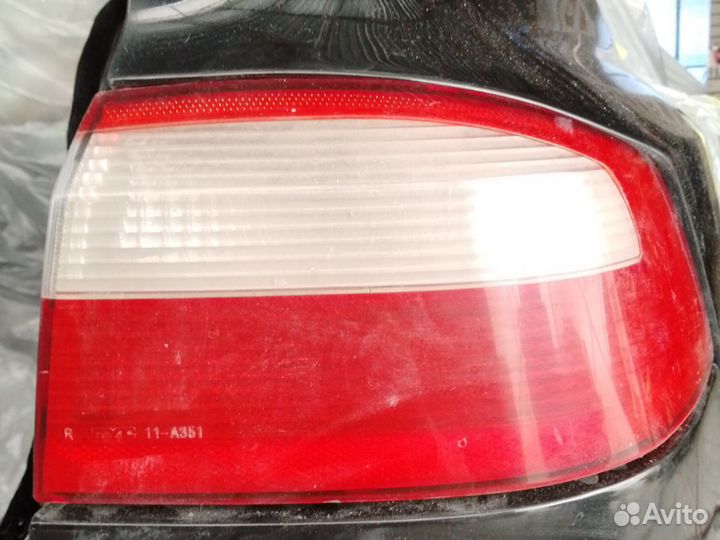 Renault laguna 2 задние правые фонари