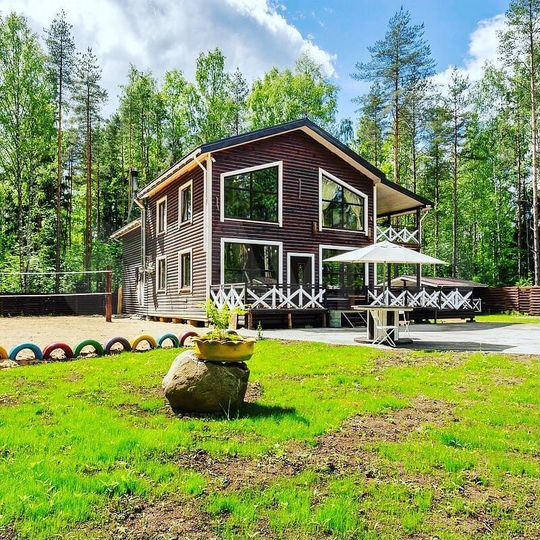 Коттедж 260 м² на участке 20 сот.