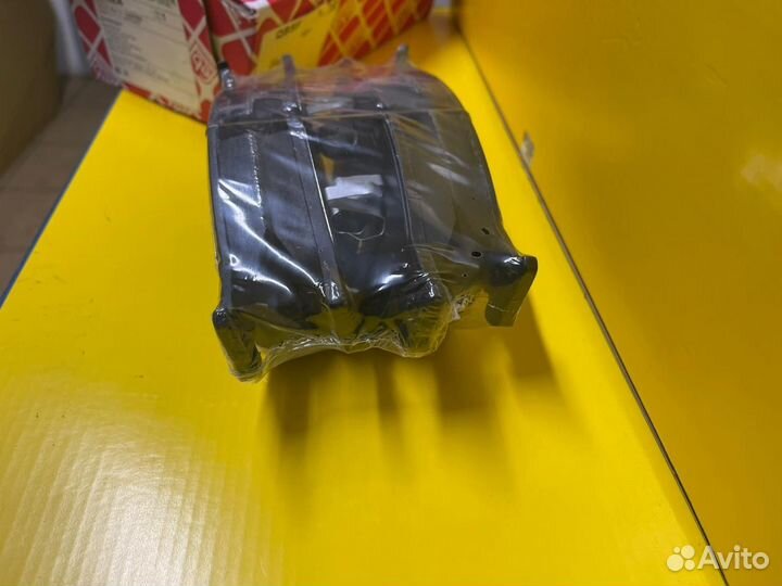 Колодки тормозные дисковые передние комплект