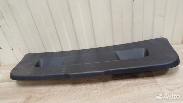 Обшивка накладка панели задка Volkswagen Polo 5