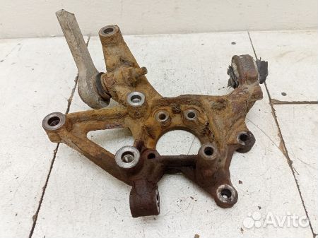 Кулак задний левый Сааб