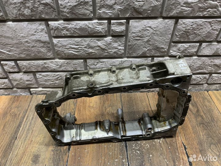 Skoda Yeti Поддон масляный двигателя верхний