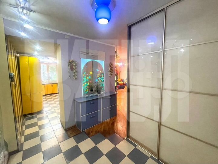 5-к. квартира, 220 м², 2/2 эт.