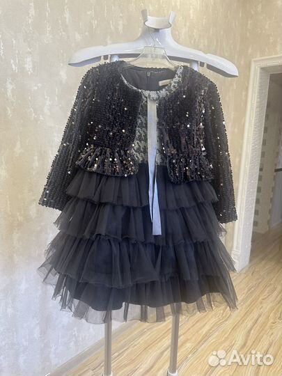 Нарядное платье б/у на 3года