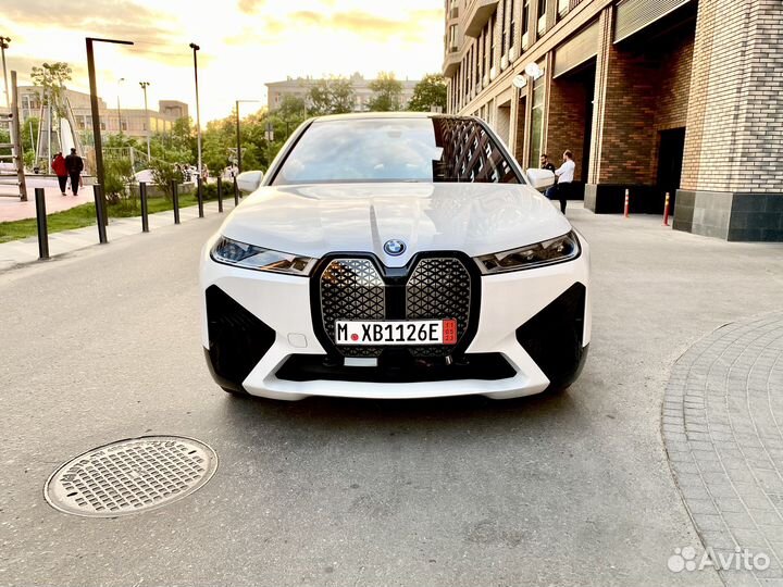 BMW iX AT, 2022, 6 400 км