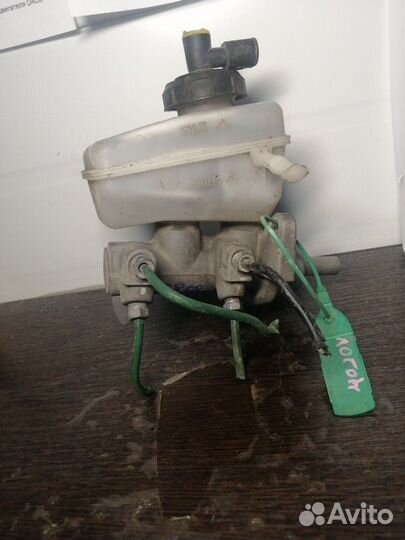 Главный тормозной цилиндр Renault Logan LS0 K7J