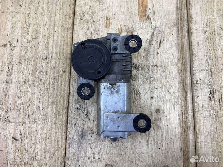 Моторчик заднего дворника BMW Е39