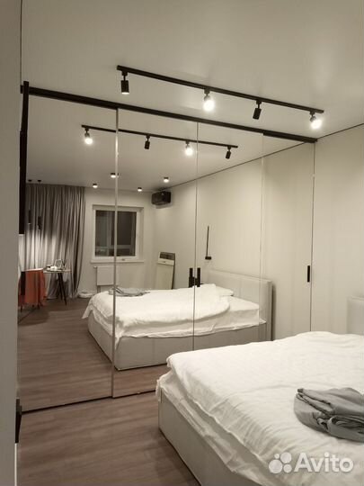 Зеркальной шкаф