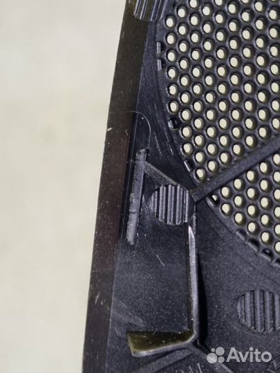 Решетка динамика передняя левая Opel Astra J 2010