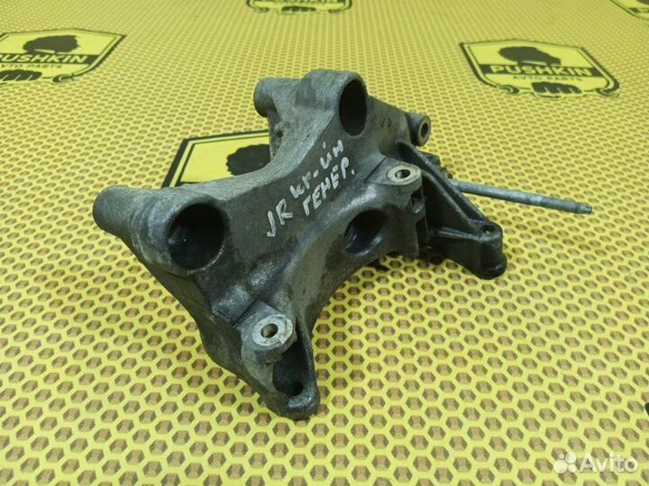 Кронштейн генератора Renault Espace JR R9M 2017