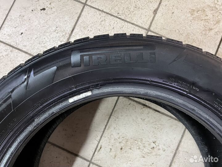 Pirelli Ice Zero 215/55 R17