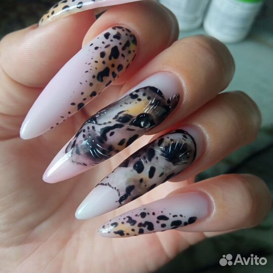 Маникюр, педикюр. Брови