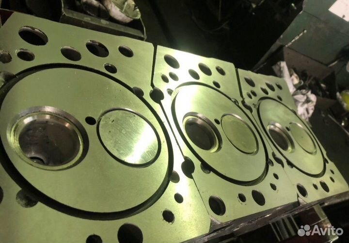 Головка блока на атмосфеpный мотоp ямз 240 (V12)