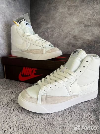 Кроссовки женские Nike Blazer Mid белые