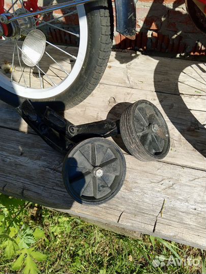 Велосипед с боковыми колесами на 3-5лет