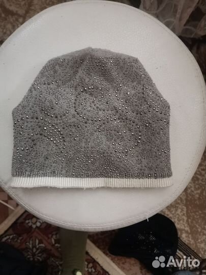 Шапки женские со стразами 4шт