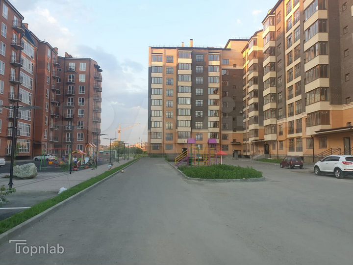 2-к. квартира, 83 м², 8/9 эт.