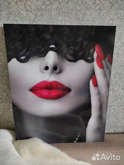 Картина с девушкой