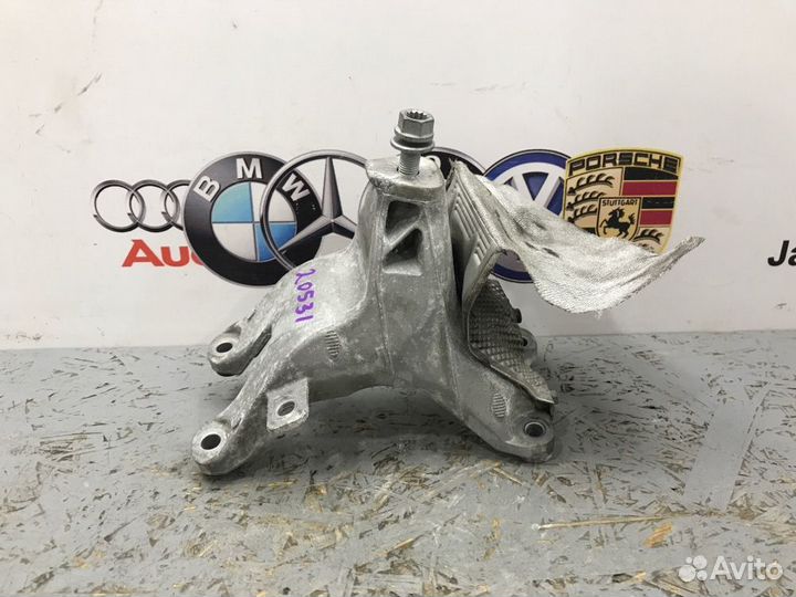 Кронштейн двигателя правый Audi A5 8T cdnc 2011